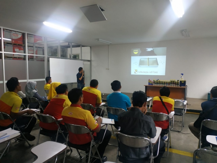 Training Produk Depo Bangunan East